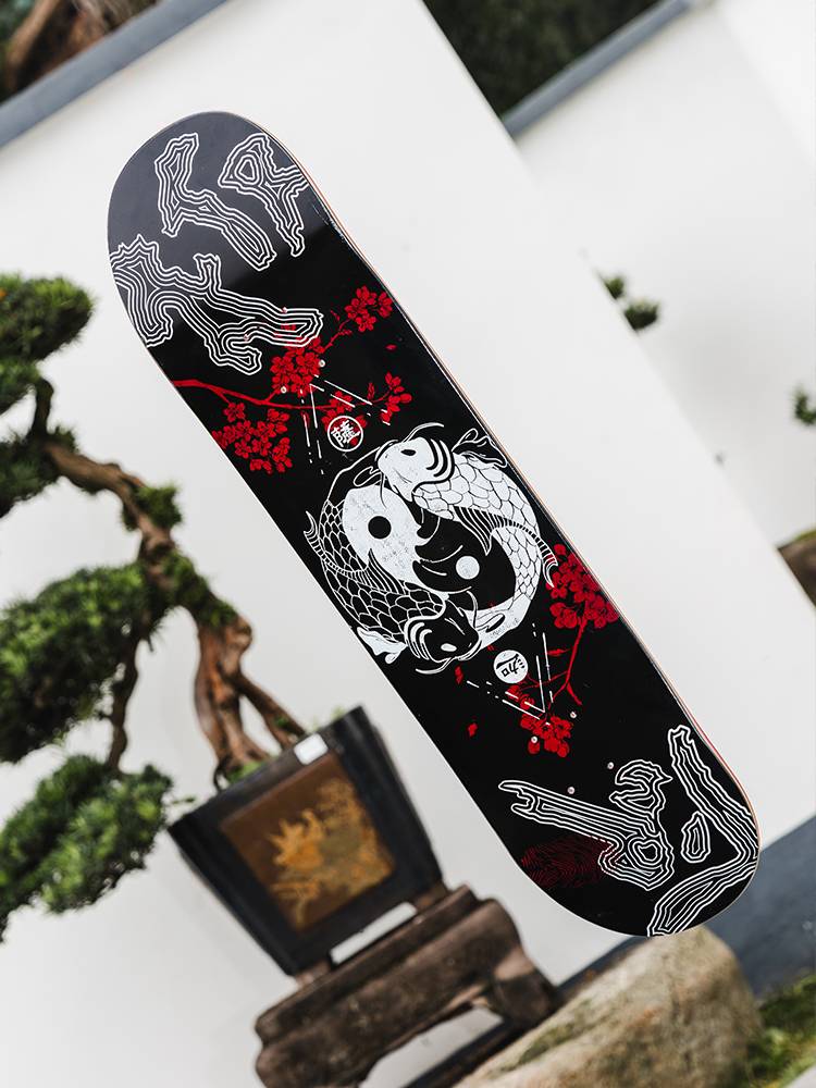 SAGA new skateboard professional board noodle men and girls, adolescents, teenagers double -head 2023 board life blue and white porcelain Tai Chi