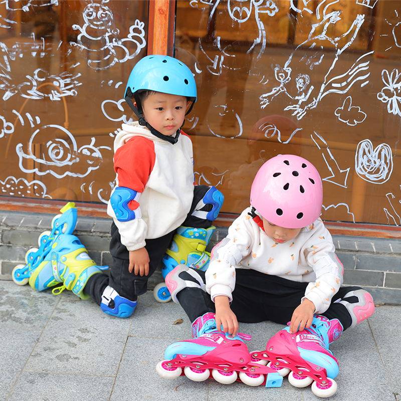 Permanent skates A full set of children's beginners, young boys, girls, wheel skate can adjust size, dry ice shoes