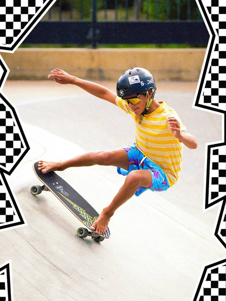 American Carver "Youth Lu Chong" land surfboard skateboarding road rushing junior scholars elementary school children