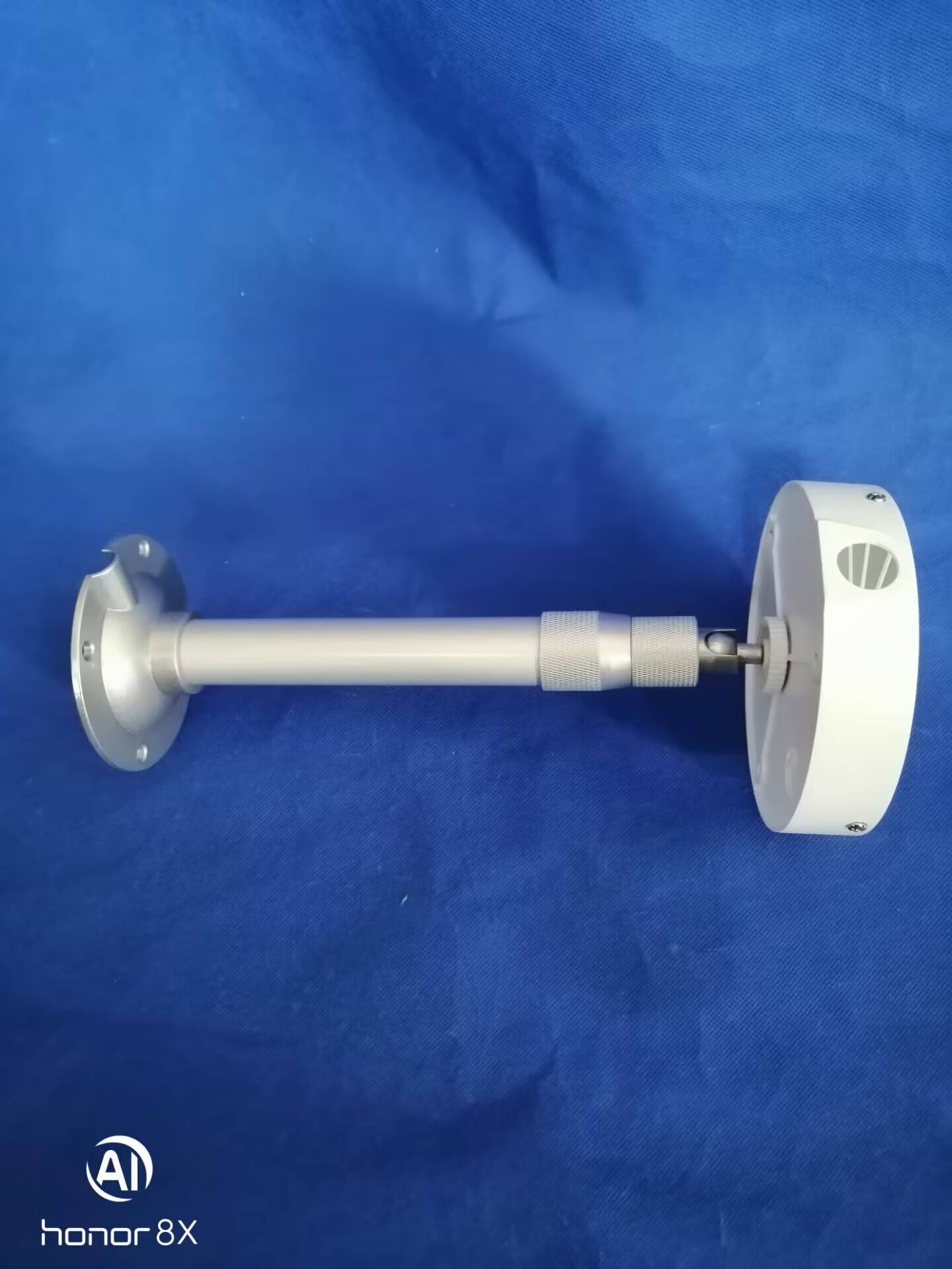 Ding Ding Monitor the Hemisphere telescopic bracket camera, aluminum alloy extended telescopic wall installation hanging crane crane hanging rack universal