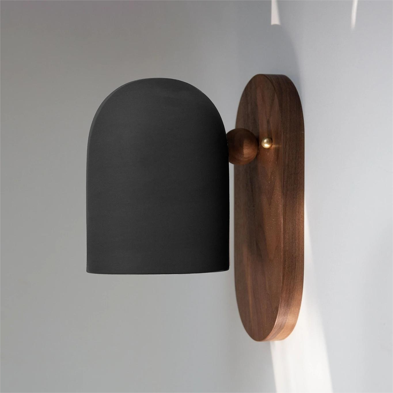 Black B of the wall lamp 360 degrees rotation