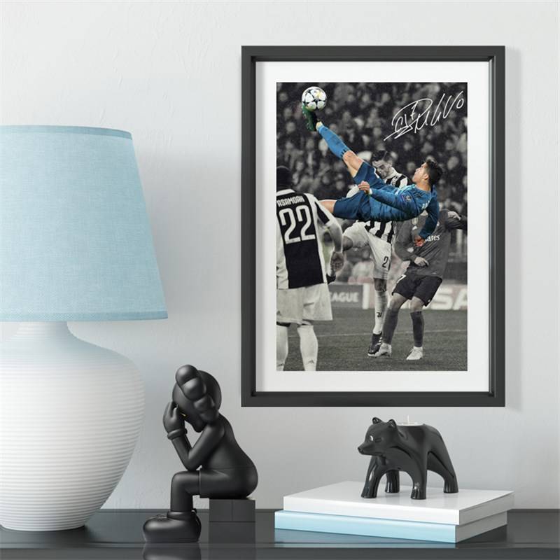 Cristiano Ronaldo 700 ball record name scene solid wood decoration photo frame photo wall table hanging box bars
