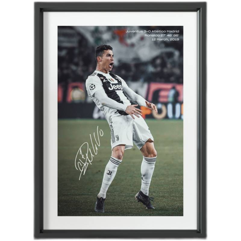 Cristiano Ronaldo 700 ball record name scene solid wood decoration photo frame photo wall table hanging box bars