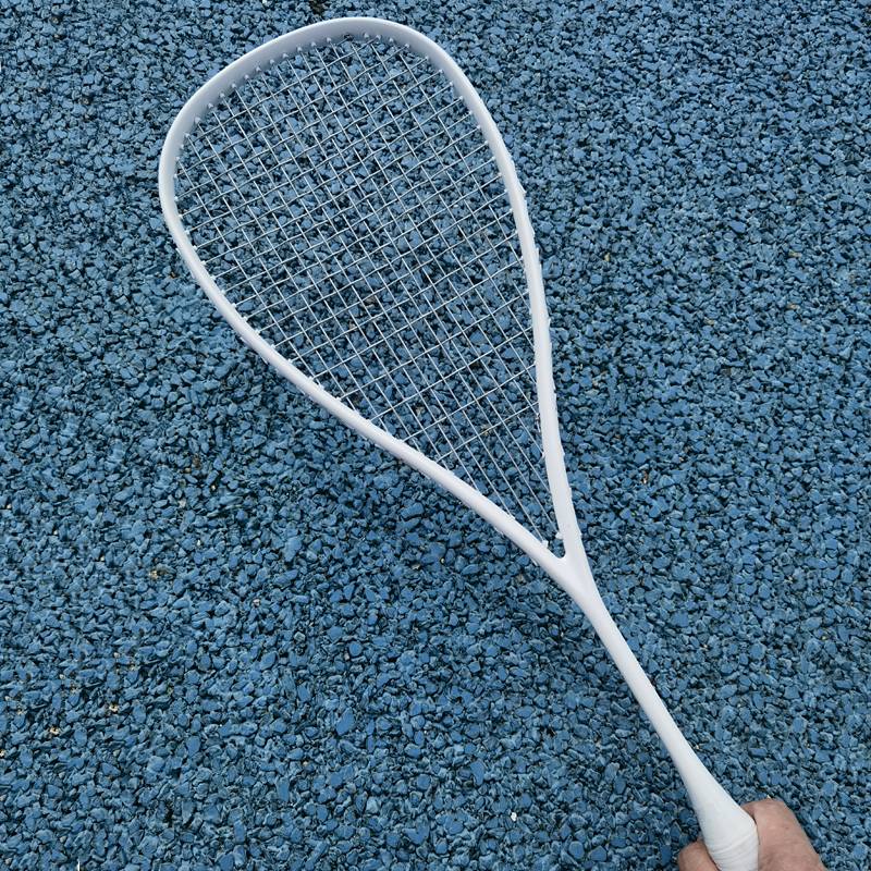 Significant pure white training shot (whole carbon integration)