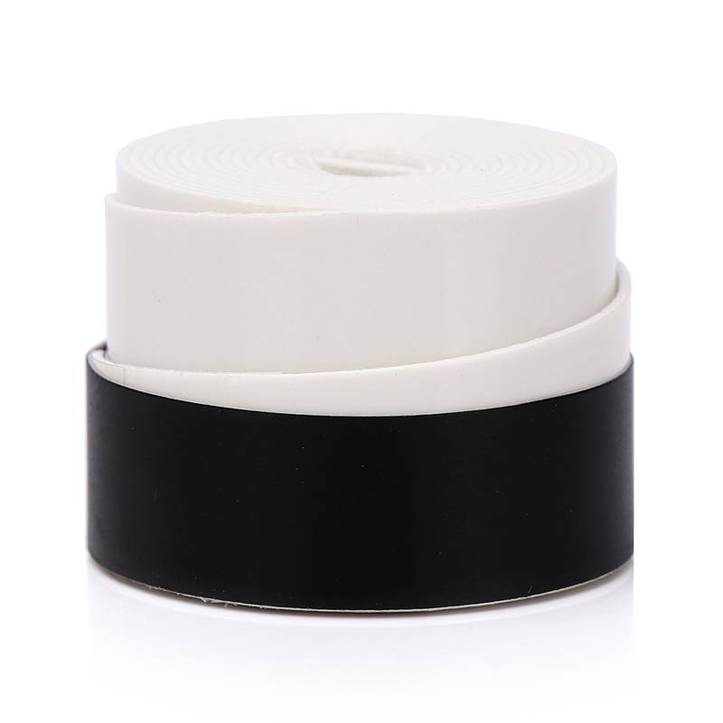 A single white-hole-free roll