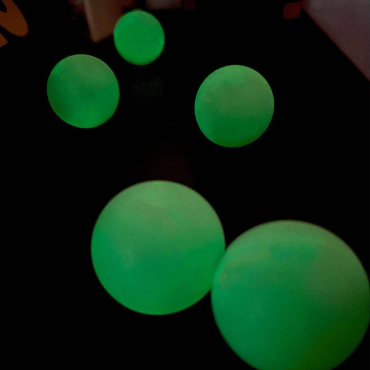 Ping fluorescence at night, fluorescent green, light -emitting visual volatile children's entertainment new material ABS table tennis