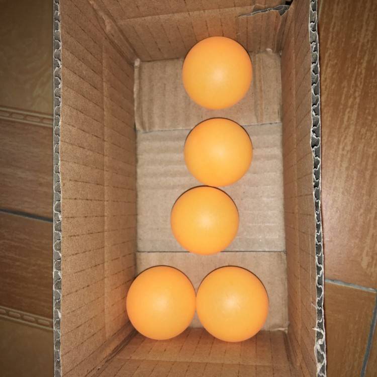 5 yellowing balls of matte balls