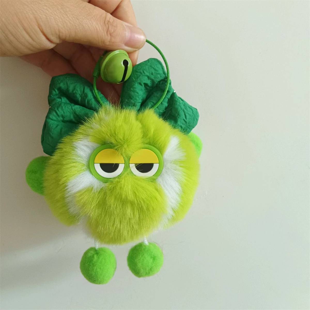 Cute little tennis imitation otter rabbit hair keychain plush ball bag hanging decorative plush mobile phone accessories tennis pendant