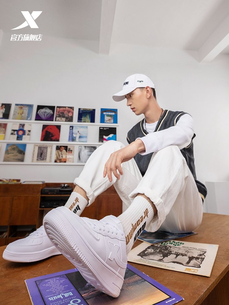 "Top Air Force One Shoes Men's Autumn Shoes and Sportswomen's Shoes."