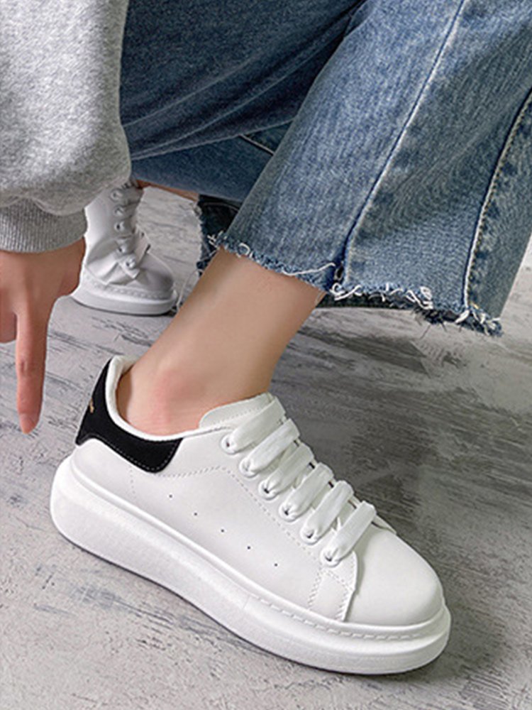 McKonpendy Sports Shoegirl Spring Falls with a new set of white shoes on the bottom to raise the resting couple's shoes