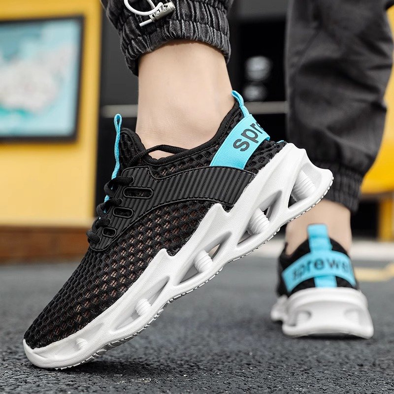 Net-breathing man's shoes, 2024 in summer