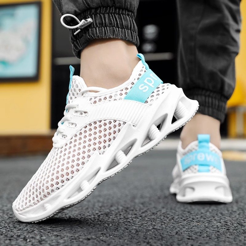 Net-breathing man's shoes, 2024 in summer