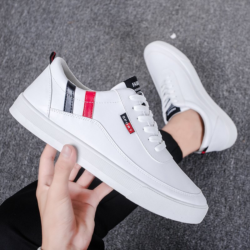 A man's shoe, 2024 new white shoes, and a man's sports and leisure shoes