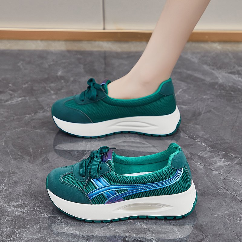 The German shoe girl, 2024, has a new kosher-size kosher
