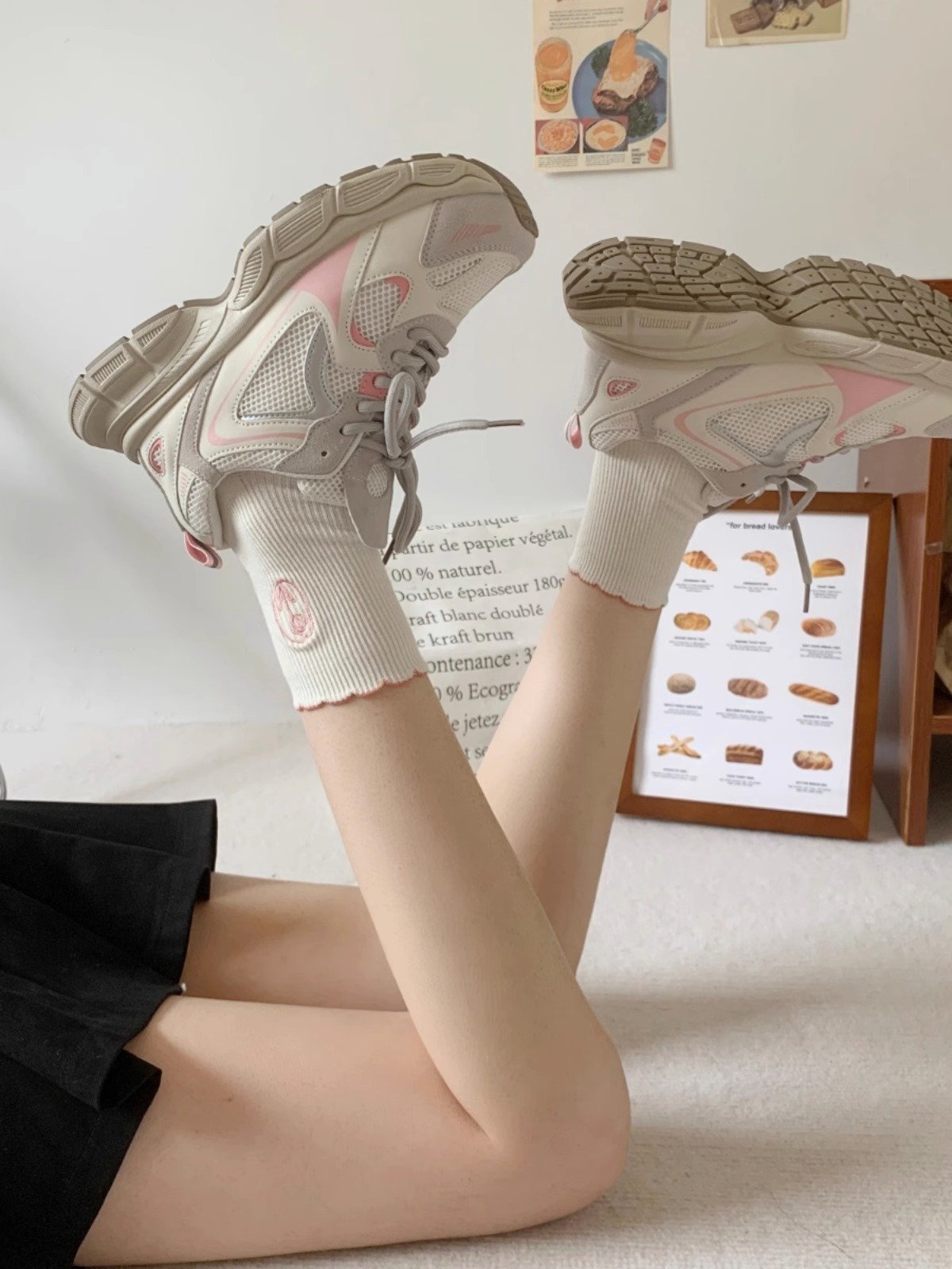In the spring of 2024, the girls' shoes were so thick and soared that they were wearing their leisure shoes