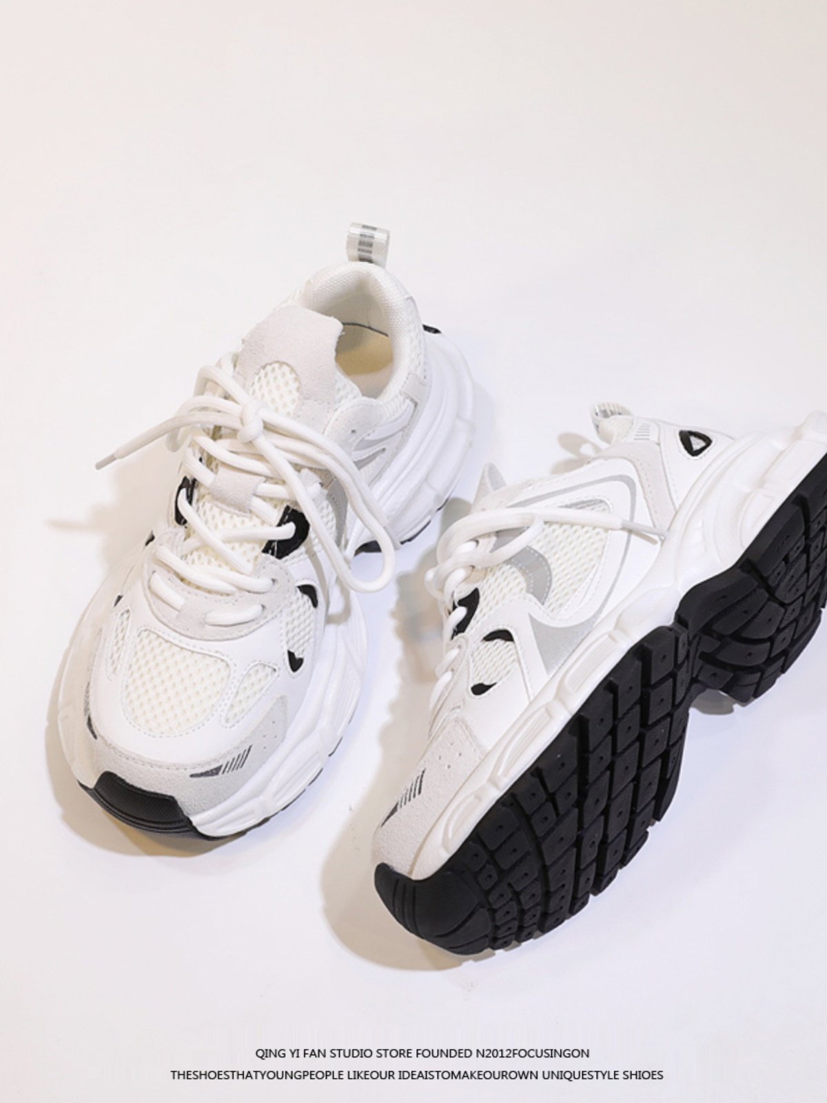 In the spring of 2024, the girls' shoes were so thick and soared that they were wearing their leisure shoes