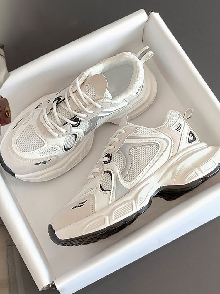 In the spring of 2024, the girls' shoes were so thick and soared that they were wearing their leisure shoes