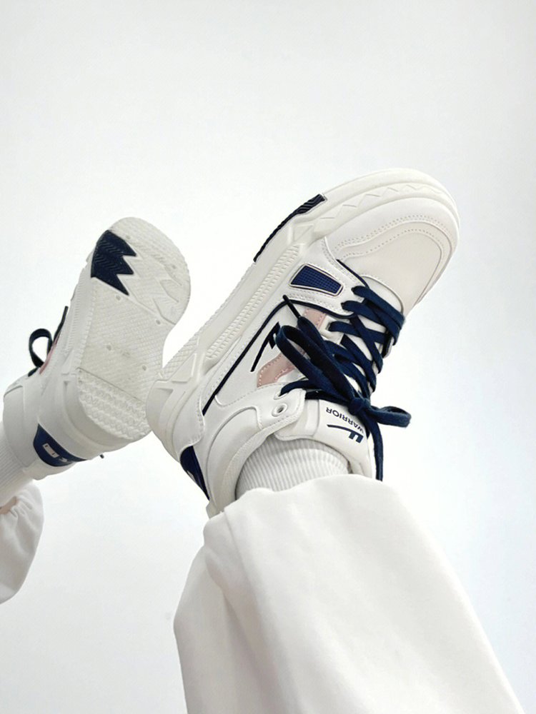 Backshoes, the girls in their shoes breathed from 2024