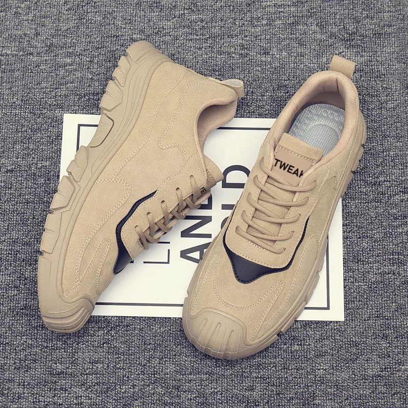 A guy with a broken-coded real man's shoe toes, an Autumn and Winter sneakers