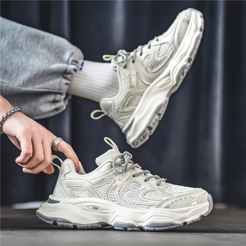 A man's Autumn Shoes has a high sense of air and air