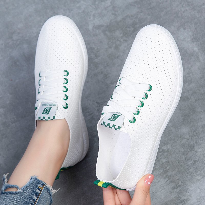 A new 2023 for the little white shoe girl