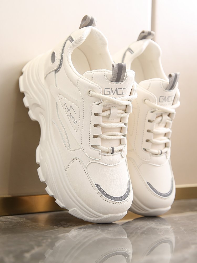 I'm a little girl with white shoes on top of 2024