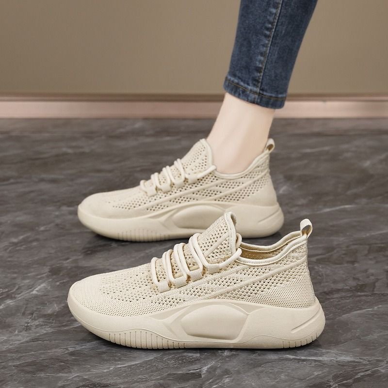 The new 2024 for the summer air-breeding women's shoes is not tired of black shoes