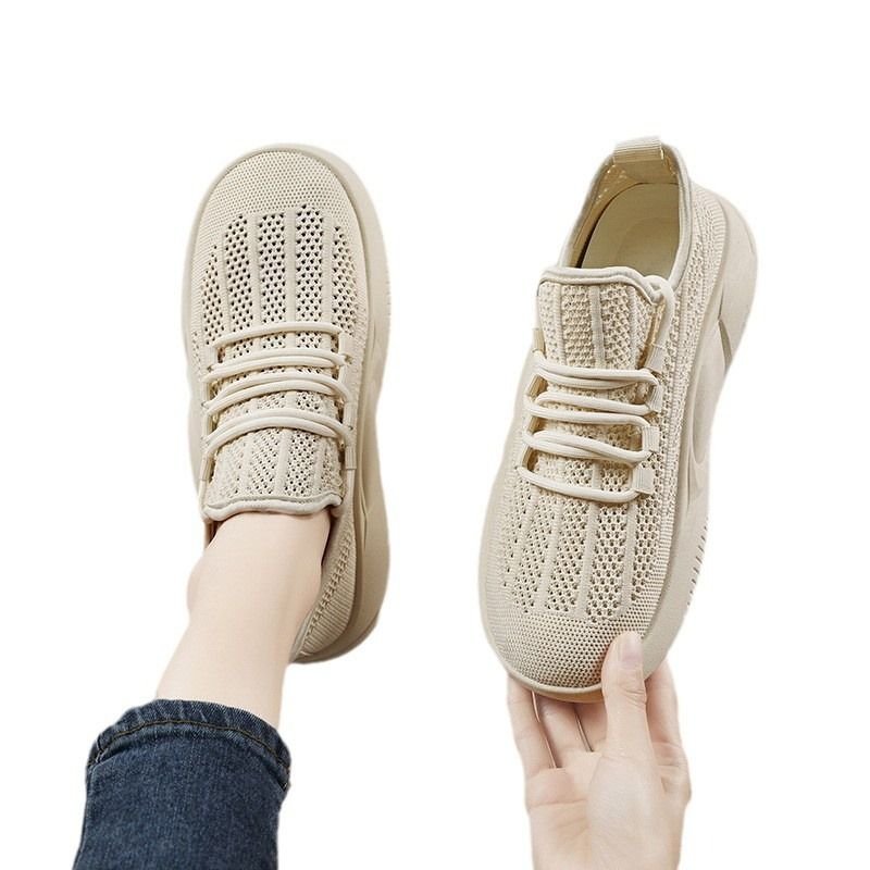 The new 2024 for the summer air-breeding women's shoes is not tired of black shoes