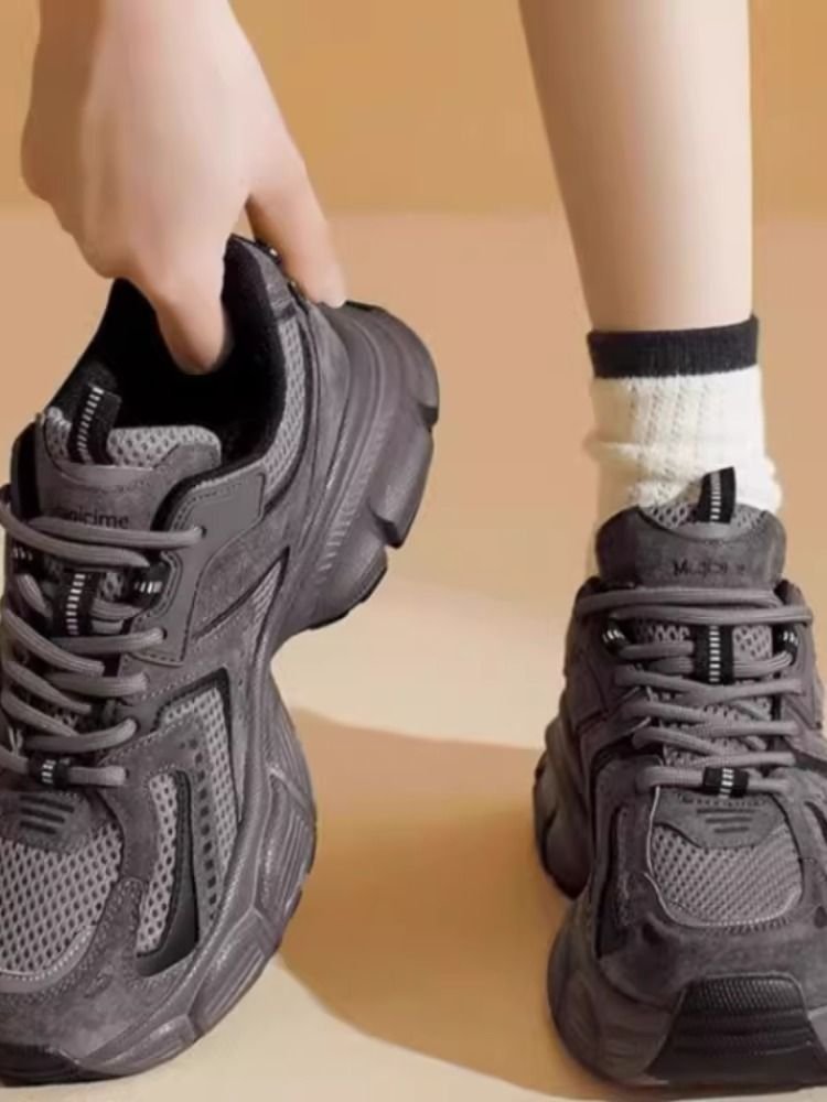 Scrambling old man's shoes 2024 summer Korean family high-skinned sneakers gliding through the net