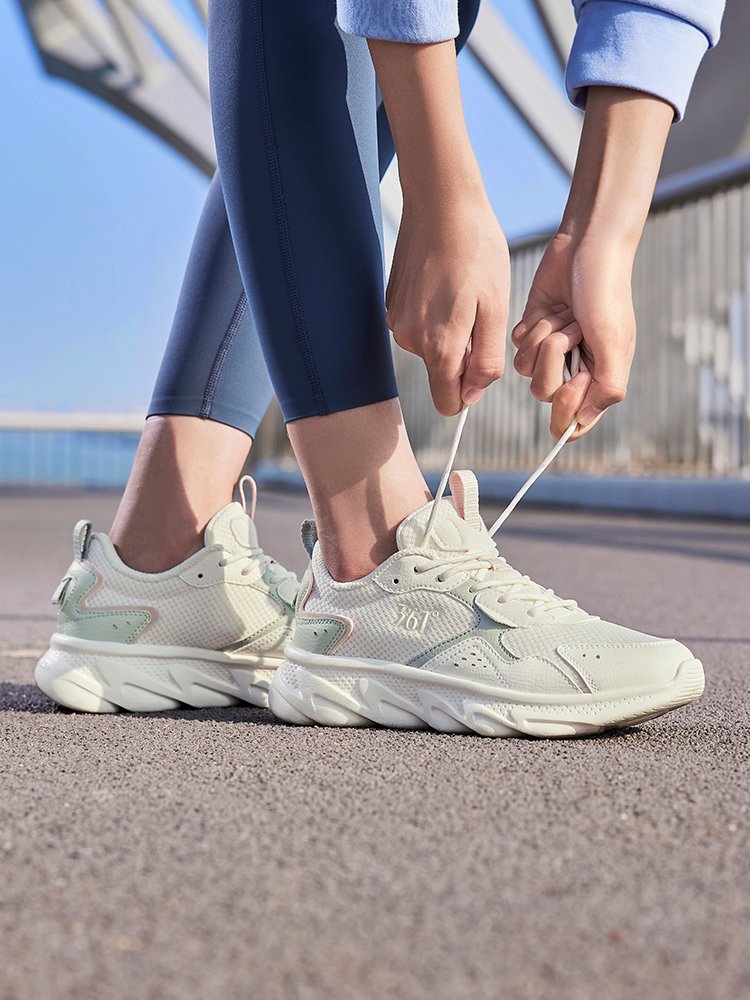 361 women's sneakers, 2024 new net-run shoes, light-skinned, soft-skinned shoes
