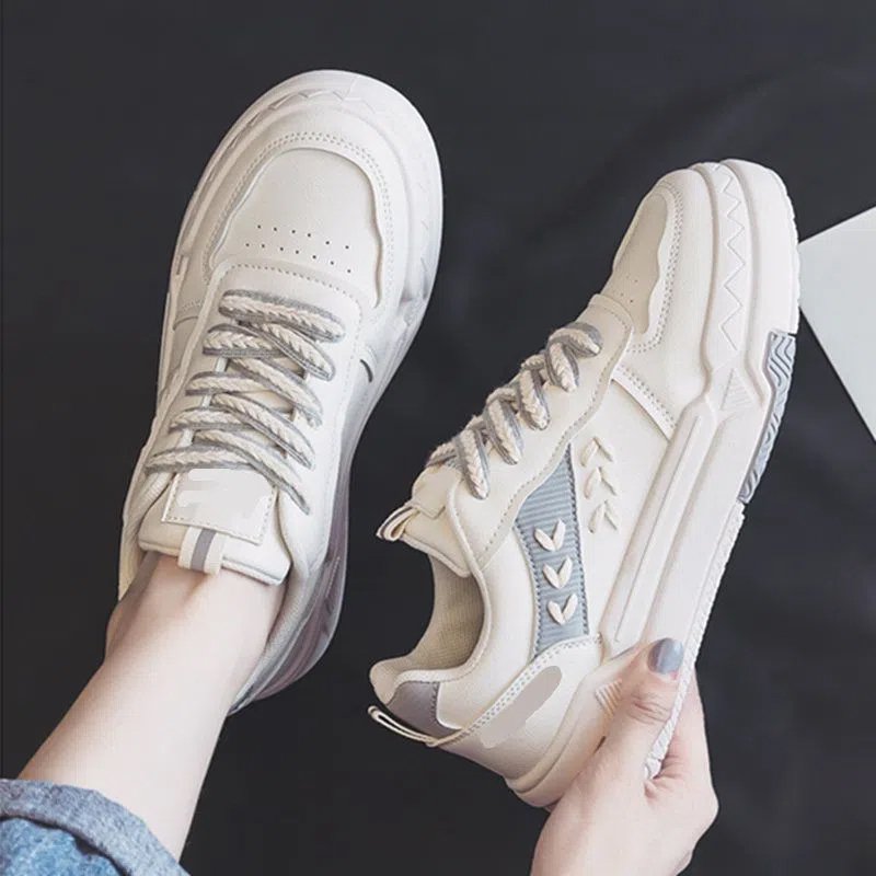 The 2024-high-floor sports shoe girl, the new spring and autumn girl, the 100-year-old run-off white-shoe student
