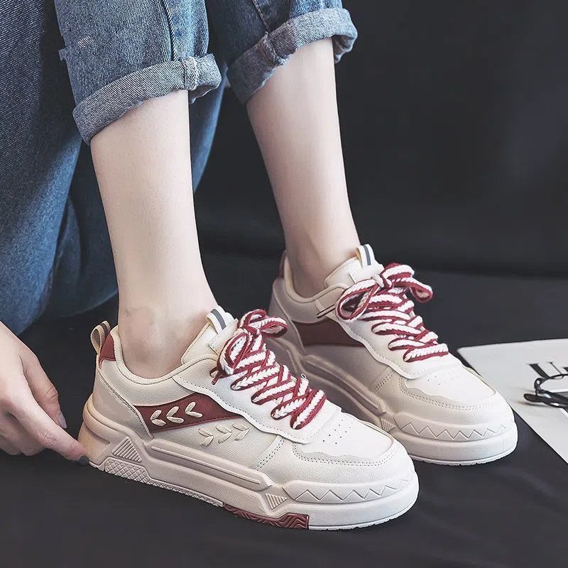 The 2024-high-floor sports shoe girl, the new spring and autumn girl, the 100-year-old run-off white-shoe student