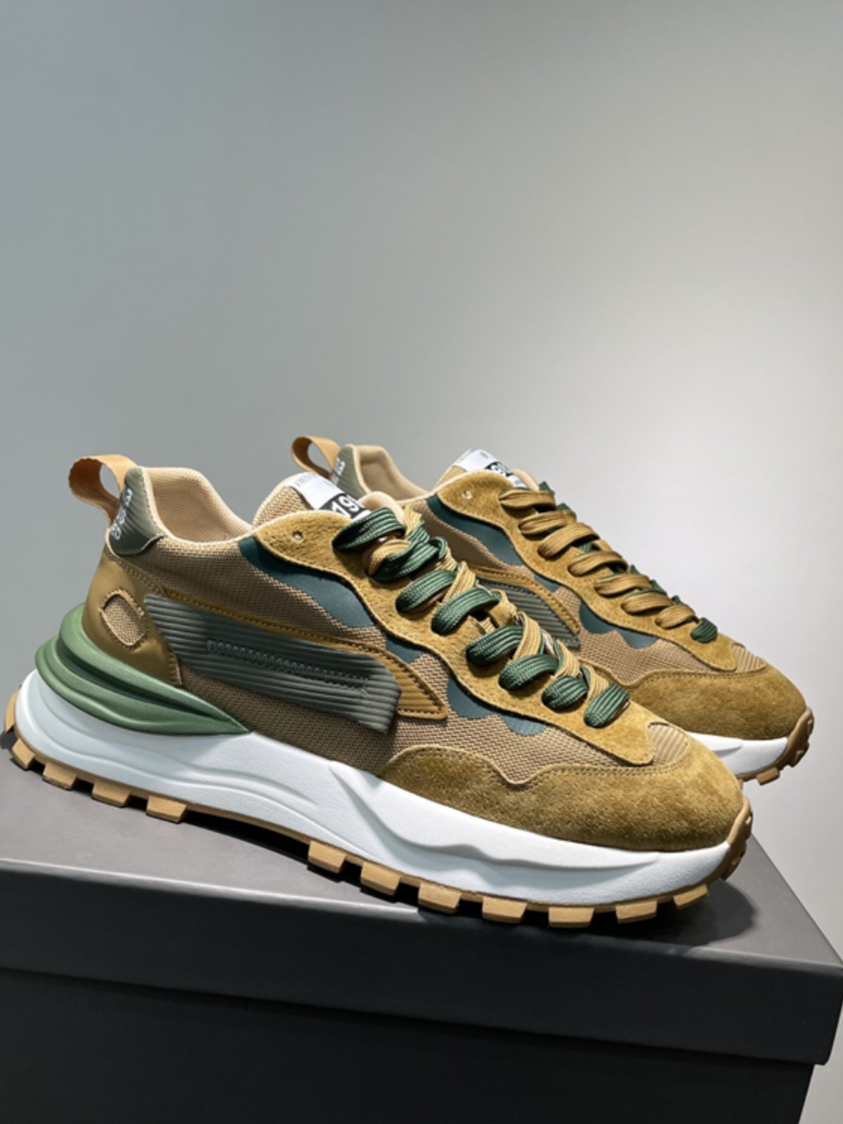 The men's shoes are 2024 new chubby old man's shoes