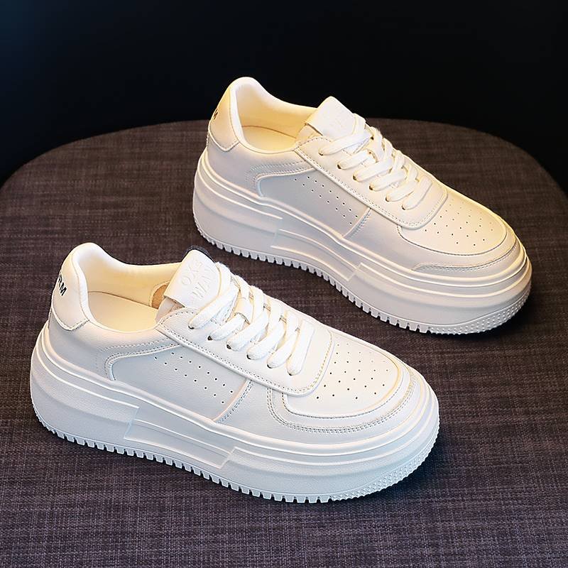 A new 2024 in the thick, white shoe girl's shoes