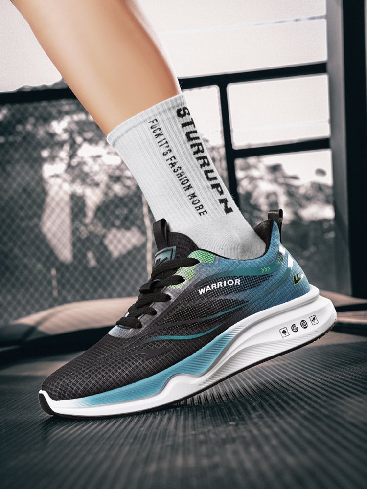 Back to official boys' shoes for the summer with ice-wire-net sports shoes