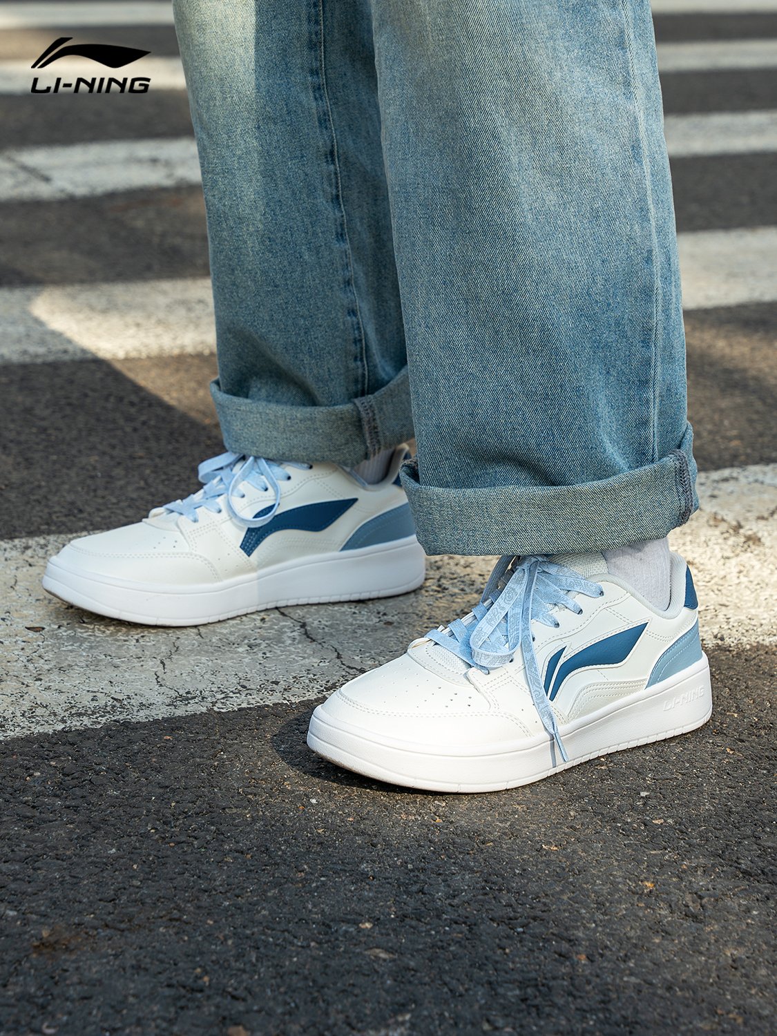 Li Ning's 2024 new boys' shoes are for young boys in the spring and autumn sports