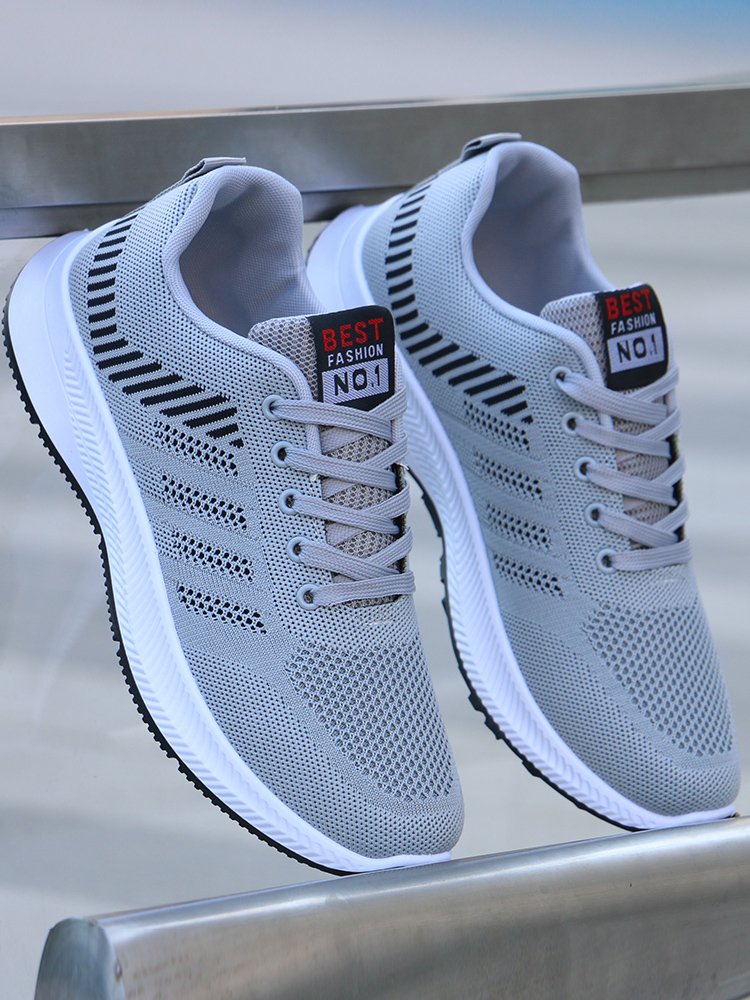 New sports shoes for men in spring and summer