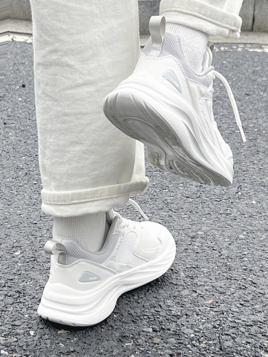 The student shock-mitigating sneaker girl had a light-soft, soft-soft-net-to-shoe-to-shoe running shoes for the summer of 2024