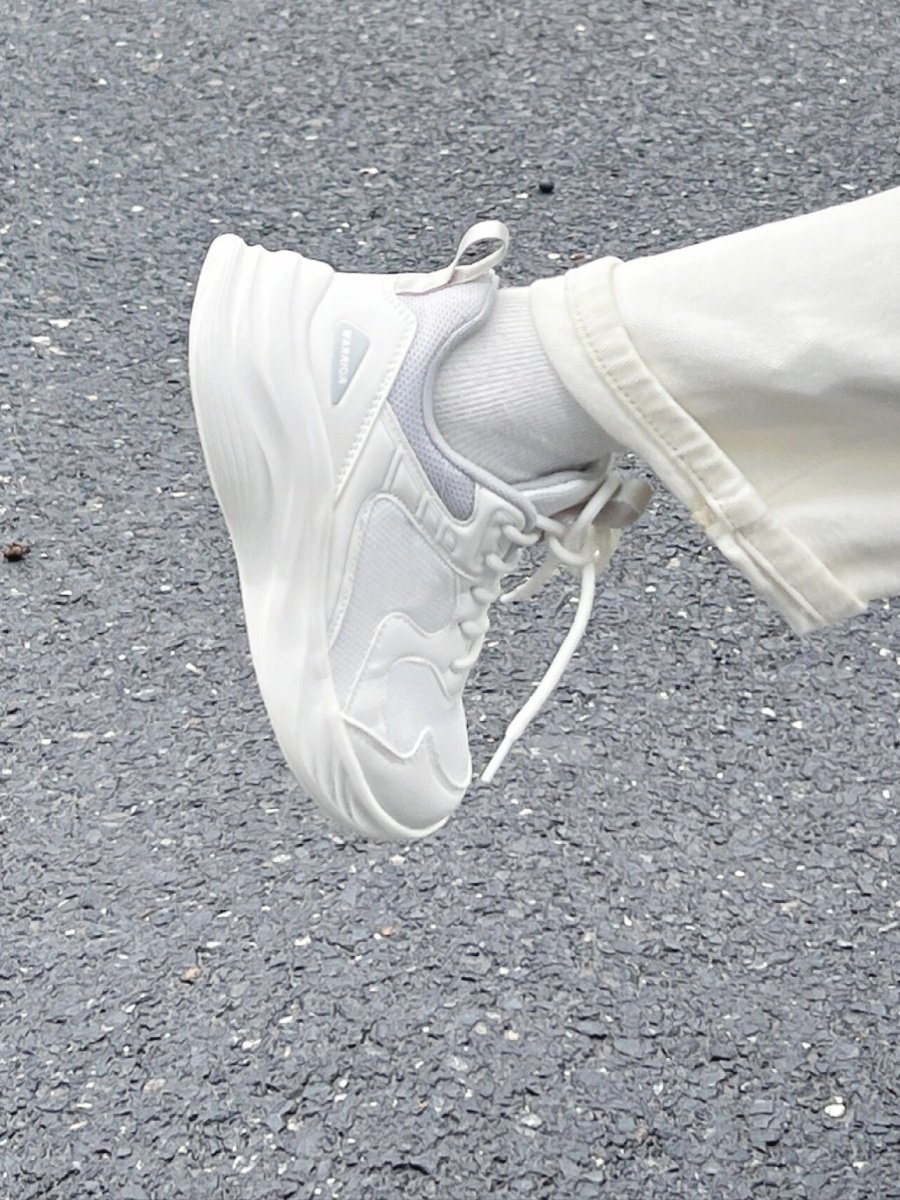 The student shock-mitigating sneaker girl had a light-soft, soft-soft-net-to-shoe-to-shoe running shoes for the summer of 2024