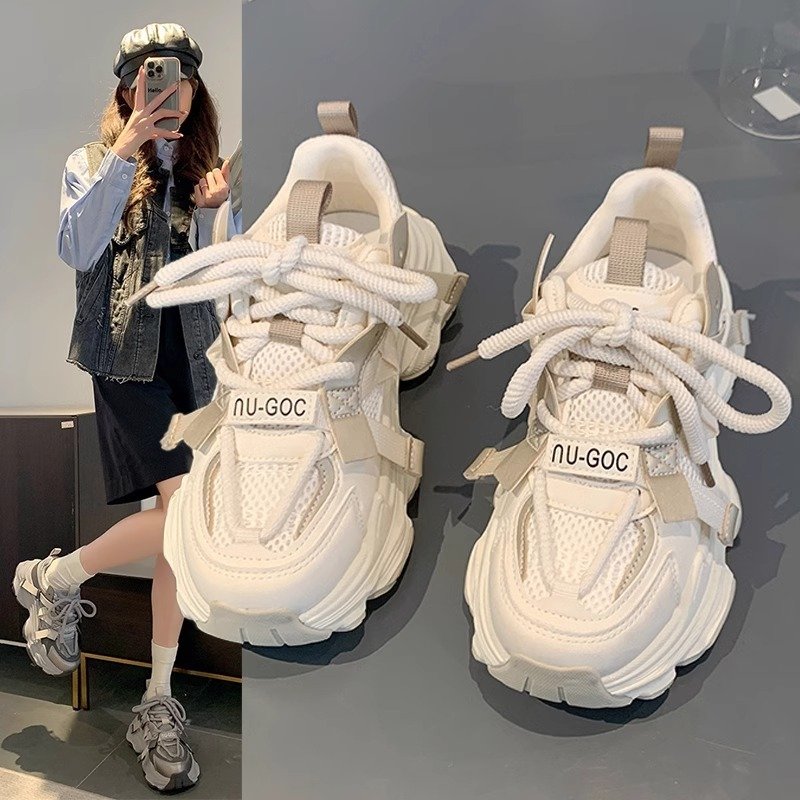 old man's shoe girl's 2024 spring, and she's got a new one