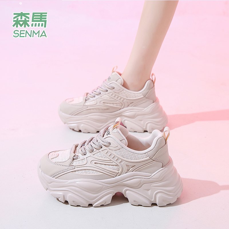 Old Samma's shoes and shoes, 2024, new sports shoes and shoes, and a lot of air and blood