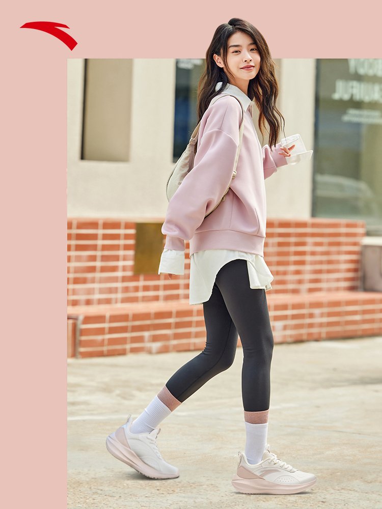 The Autumn sneakers lighten the skin of the stun shoes and the new run shoes for the girls