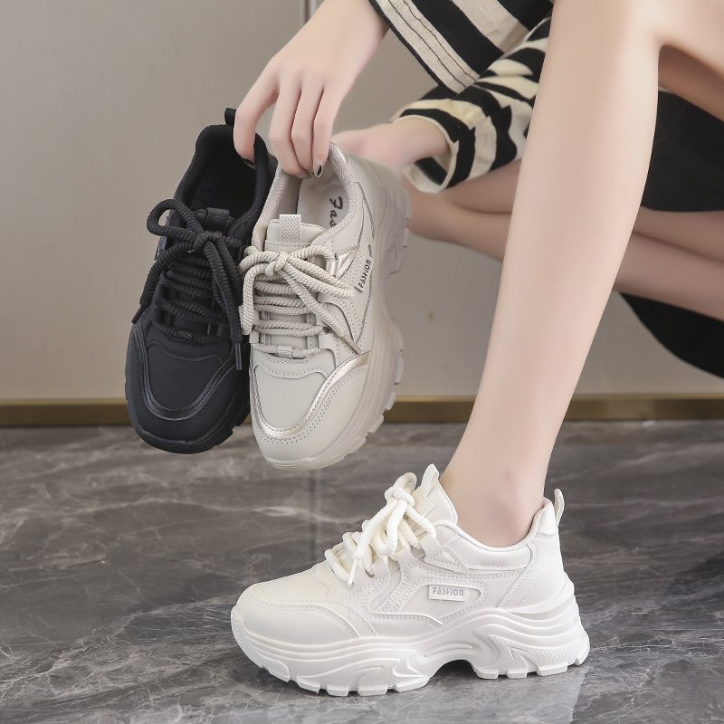 New spring and summer shoes for children who step on a shit-seeing shoe