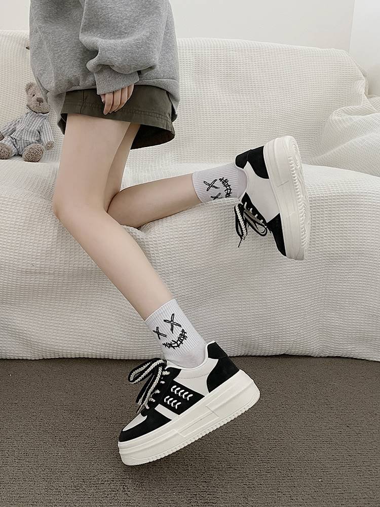 the big, thick, white-shoe girl, 2024 spring-autumn new students recreational queens of pancake shoes