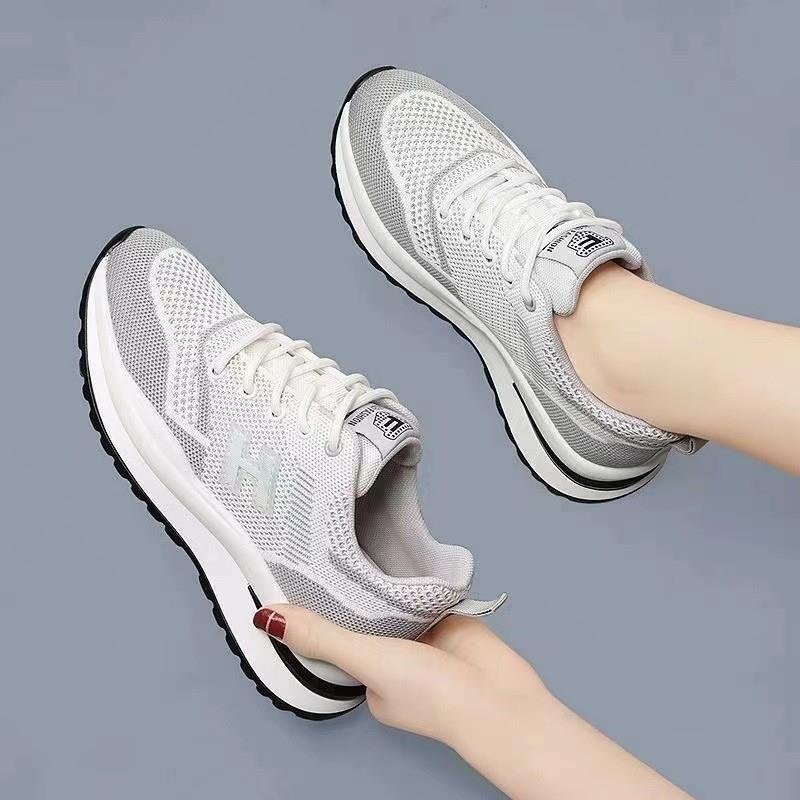 The red and blue-collar silo factory provides the new lady with a smooth-drive shoe
