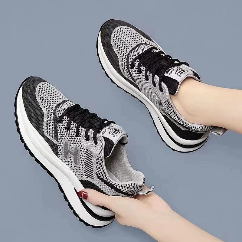 The red and blue-collar silo factory provides the new lady with a smooth-drive shoe