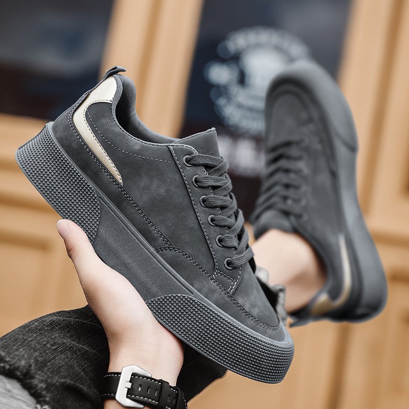 New men's shoes, black men's job in the summer
