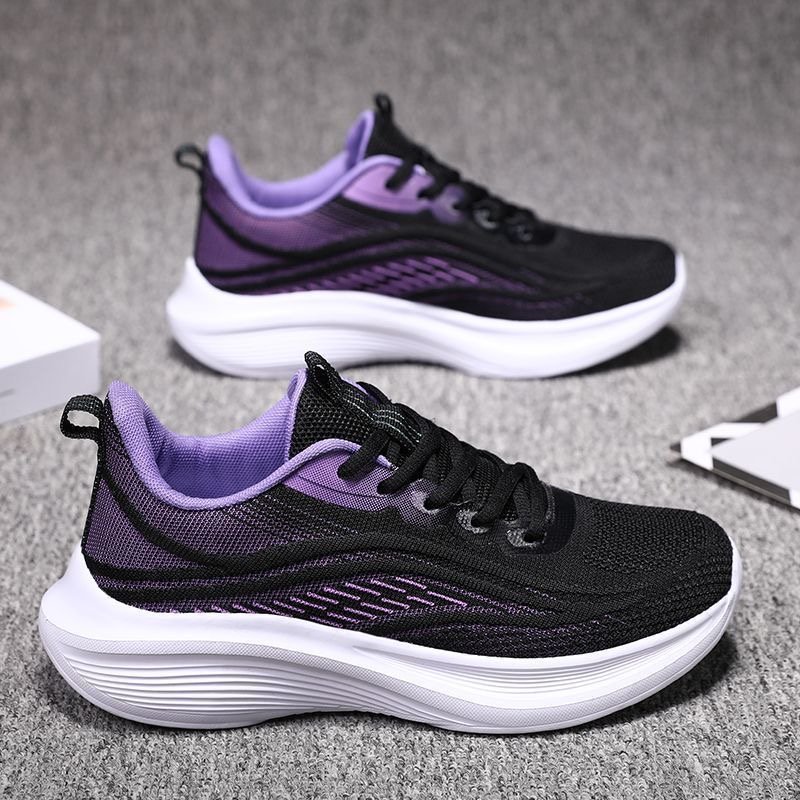 A new 2024 in the backshoe, white sneakers