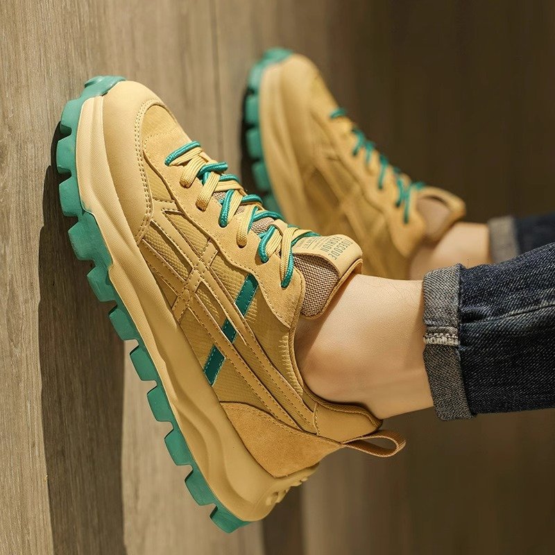 The new 2024 in the spring and autumn man's shoes rose to the height of Agang's dad's sports and hiking shoes