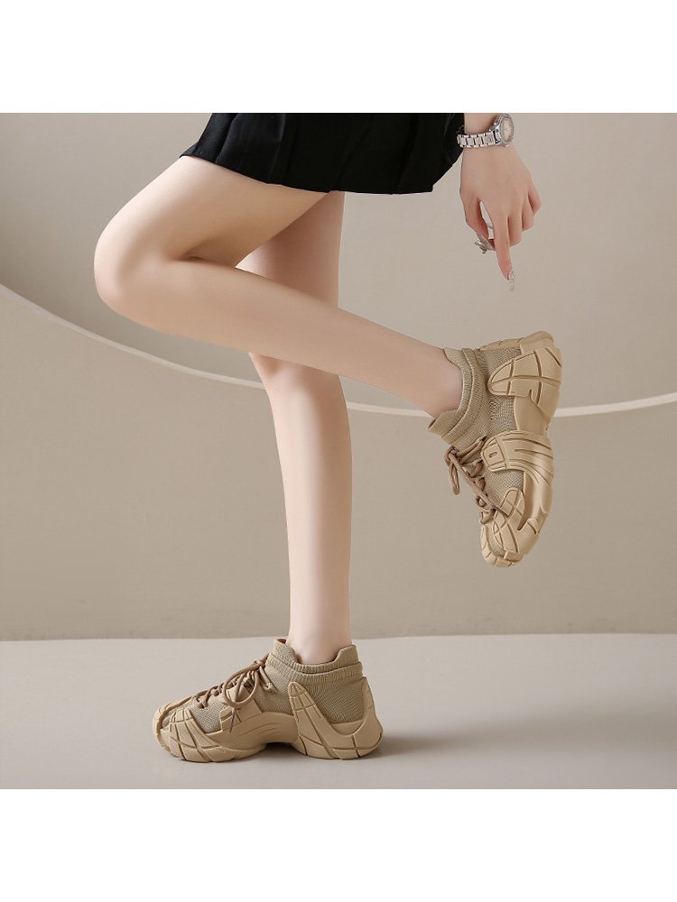 The new 2024 for the Flying Sock Shoegirl, the Autumn Net, light-fried old man's sneakers
